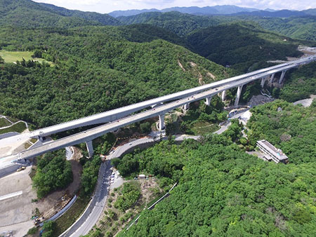 今年（2017年）6月の坊川（ぼうがわ）第三橋の全景写真